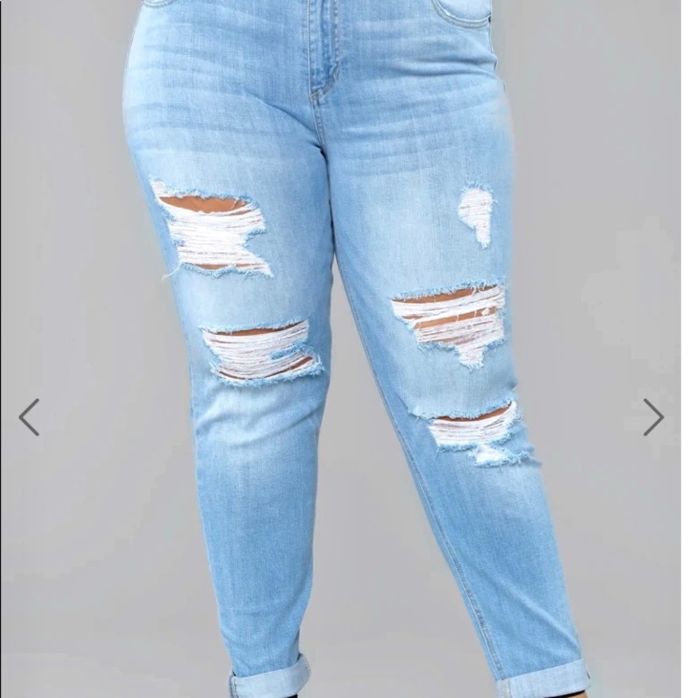 FASHION NOVA- Plus Distressed Jeans - Light Blue